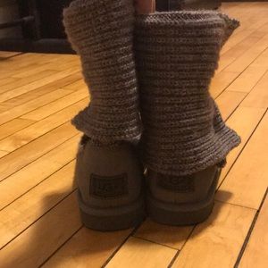 UGG Classic Carly Knit Boot Size 9